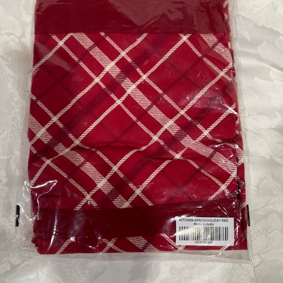 NEW in Package- Tupperware Holiday Red Plaid Apron with Pocket - Picture 4 of 4